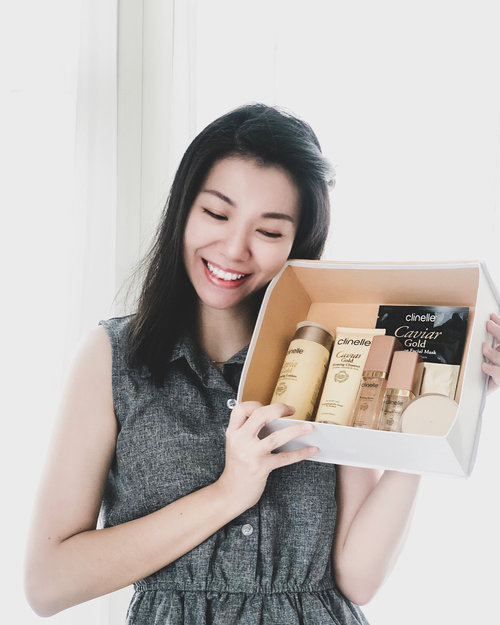 Been using this @clinelleid Caviar Gold series for 2 weeks.
What inside the box are:
- Caviar Gold Firming Cleanser
- Caviar Gold Firming Lotion (Toner)
- Caviar Gold  Firming Eye Serum
- Caviar Gold Firming Serum
- Caviar Gold Firming Cream
- Caviar Gold Firming Mask
——
I experience no irritation, rash, redness, breakouts. These Caviar Gold series work well for my skin with adjusted amount of usage for each product (due to my sensitive oily skin).
I love how it moisturize my skin, quick absorbtion, make my skin supple, and it’s also paraben free! For full review, click the link on my bio ☺️
Get @clinelleid products at nearest Guardian store :)
.
.
.
#projectcollabswithangelias  #clozetteid #clinelleindonesia #clinellecaviargold #skincarereview #clinellereview #makegirlz #beautyblogger #lifestyleblogger #bloggersurabaya #surabayablogger #endorseangeliasamodro