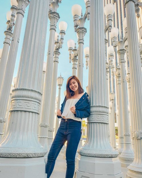 I am going to make a very beautiful life  and walk on the sunny side 🌞🌞
.
.
.
.
#angellittleadventure #californiadream  #losangeles #lacma #LA #wheninLA #instaplace #travelgram #lifewelltravelled #travelblogger #bloggerstyle #bloggerinspo #bloggerinspiration #lifestyleblogger #clozetteid #casualstyle #ootdindo #stylexstyle