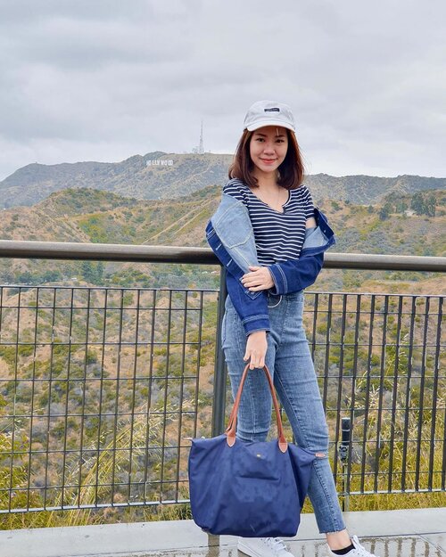 Didn’t manage to take pic here 4 years ago... this time, hollywood photo checked ✅ 😁
.
.
.
#angellittleadventure #griffithobservatory #losangeles #california #hollywood #hollywoodsign #travelgram #wheninusa #instatravel #instatravelling #instaplace #lifewelltravelled #styleinspiration #stylexstyle #ootd #TPOD #fashionlookbook #lookbookindonesia #travelblogger #lifestyleblogger #clozetteid