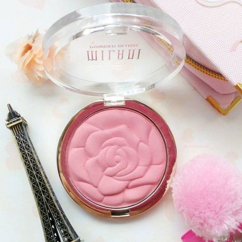 This Rose powder blush is so cute, right?😆 The review is up on my blog, check it out 💜 link on my bio 😊
.
#pinkuroomreview #pinkuroom #makeup #blush #beautybloggerid #clozetteid #clozette