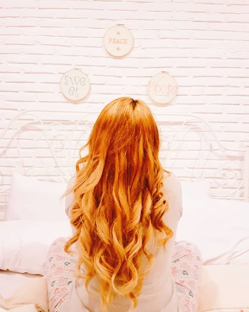 long hair.. bogosipo 😔
.
rambung panjang pengen pendek, udah pendek pengen panjang... dasar perempuan 😂
.
#longhair #dewihairdiary #orangehair #hair #throwback #potd #instapic #instagood #clozetteid