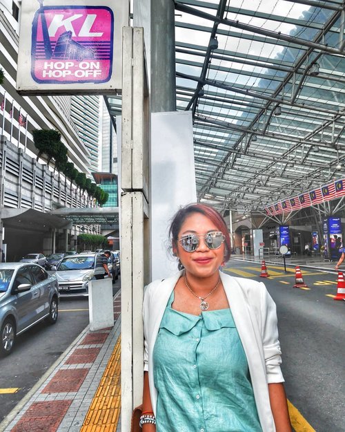 I will find hop on hop off bus when travel to a new place in a short time and feel lazy to explore. .
But i didn't suggest for taking this in KL, bad traffic and long of waiting bus to come will spend all of your time. Useless!
#travelblogger #traveler #kualalumpur #malaysia #womantraveler #sheisnotlost #discoverKL #timeoutKL #passionpassport #iamhere #clozetteid