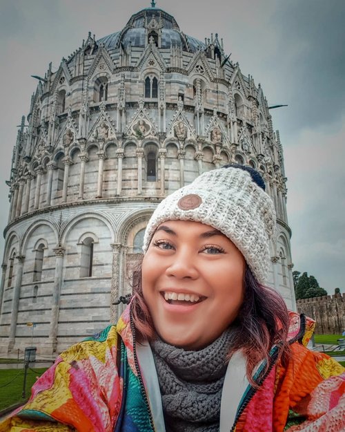First let me take a selfie
.
#clozetteid #travelling #travelaroundtheworld #pisa #pisatower #italy #tuscany #italy🇮🇹 #wheninitaly #dsywashere #dsybrangkatlagi