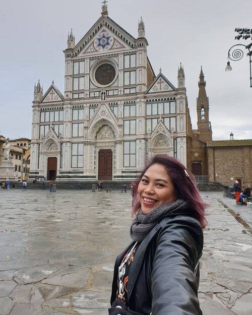 Muka se happy itu kalo travelling... lah ya mesti! Ntar pulang baru shock liat rekening...😁😁😁😁
.
#clozetteid #travelling #travelaroundtheworld #florence #firenze #italy #italy🇮🇹 #wheninflorence #dsywashere #dsybrangkatlagi