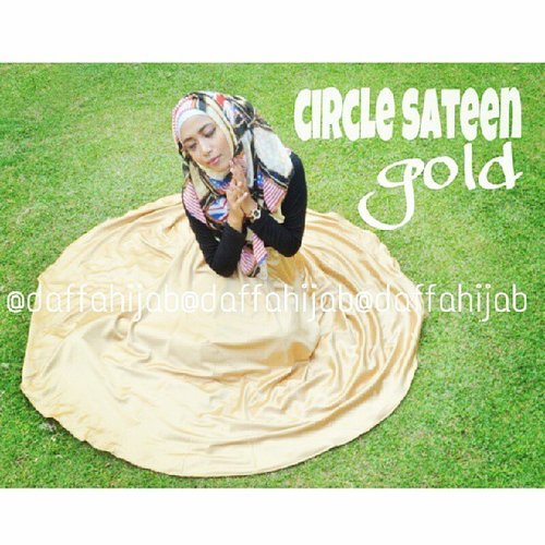 Hey hey I love this! Can't wait to see more of my pics!

#clozetteid #ootd #outfit #fashion #hijab #hijabindonesia #hijabgirls #hijaboftheday #aboutalook #gold #black #daffahijab #grass #photoshot #clozetteidgirl