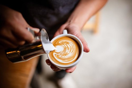 Di kala kerjaan menumpuk, bisa mencuri waktu untuk liburan adalah berkah tak ternilai. Weekend ini kamu kemana? #coffee #cafe #clozetteid