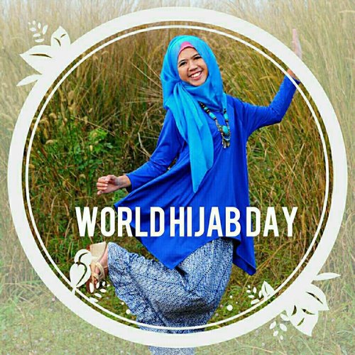 I'm proud wearing hijab! Happy World Hijab Day 2016 to all my sista, muslimah around the world 😍😘 
#sarihalilintar #hijab #festive #ootd #motd #blue #hootd #worldhijabday 