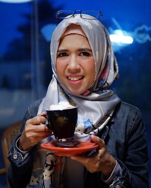 Senyum akhir bulan 😭⁣⁣⁣⁣#clozetteid #meds87 #hijab #hijabers #ootd #hotd #coffee #cafe #instacoffee #cafelife #caffeine #drink #coffeeaddict #coffeegram #coffeeoftheday #cotd #coffeelover #coffeelovers #coffeeholic #coffiecup #coffeelove #coffeemug #coffeeholic #coffeelife #coffeeshopjakarta #cafejakarta ⁣