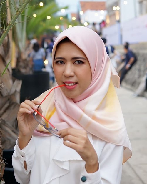 Interviewer : "what is you ability?"⁣
⁣
Me : "i don't give a fvck with what people might say"⁣
⁣⁣⁣⁣
#janganngatur #clozetteid #hijab #meds87 #mbloc #mblocspace @mblocspace #lifestyleblogger #jakarta #southjakarta #explorejakarta #jakartaselatan  #notetoself #sarcasm #9gag #hijab #hijabindo #hijabi #hijabers #hijabstyle #hijabfashion #hijabootd