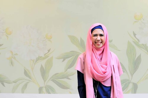 People with purpose and goals have no time for drama. They invest their energy in things that add value to their life and others. 
Happy weekend ❤

#clozetteid #notetoself #goodvibes #sunday #hijab #hijabindo #hijabi #hijabers #hijabstyle #hijabfashion #hijabootd #hijabsyari #meds87 #nikah #singlelillah #jomblofisabilillah #pemudahijrah #shift #hijrah #geulis #meds87 #nodrama