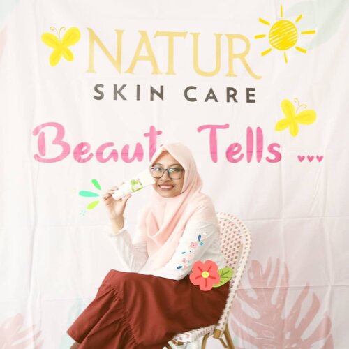 Horay... hari ini seru2an bareng @beautyarella.squad untuk liat langsung Sleeping Mask dari @backtonatur . 🤩Iya beb, sekarang Natur selain hair care ada skin care juga. 🎉Dengan 98% Aloe Vera dan Hyaluronic bisa menyejukkan dan melembabkan tanpa alkohol.Terus kata ka @eunikelady ini bisa dipakai setiap malam dan cocok untuk semua jenis kulit. 🤩Stay tuned di insta story aku ya. Aku bakal share keseruannya dan bagaimana perkembangannya pas pakai ini. 😄..#happyhellogoodmorningskin#naturskincare#naturxbeautyarellasquad#beautyarellasquad #ClozetteID #sleepingmask #naturalskincare #ʟ4ʟ #lfl💕 #lfl❤️