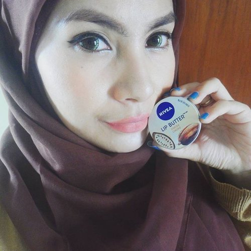 Recent mood : @nivea_id Lip Butter Cocoa ❤ #ButterSmile #bblogger #fotd #hijab #clozettedaily #clozetteid #makeup #makeupaddict #beautybloggers #lipbutter