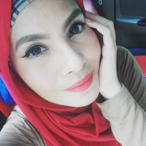 Happy Sunday ❤ #clozetteid #clozettedaily #fotd #bbloggerslife #bbloggers #red #makeup #happy #hijab