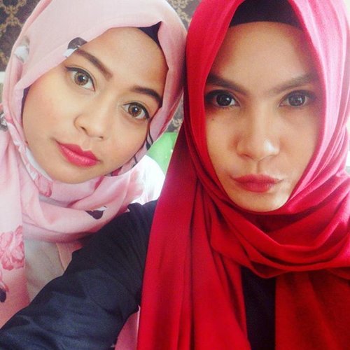 😛#indonesia #beautiful #beautyblogger #clozetteid #clozettedaily #travelling #travelblogger #traveller #backpacker #hijabstyle#flower#pink#hijabi#hijabindo#duckface