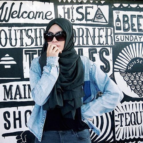 Go where you feel the most alive ✔ #instagram #beautybloggers #hijab #beach #beachvibes #random #sea #bali #travelbeautylove #travelblogger #traveler #iamtb #clozetteid #clozettedaily #hijabootd #denim