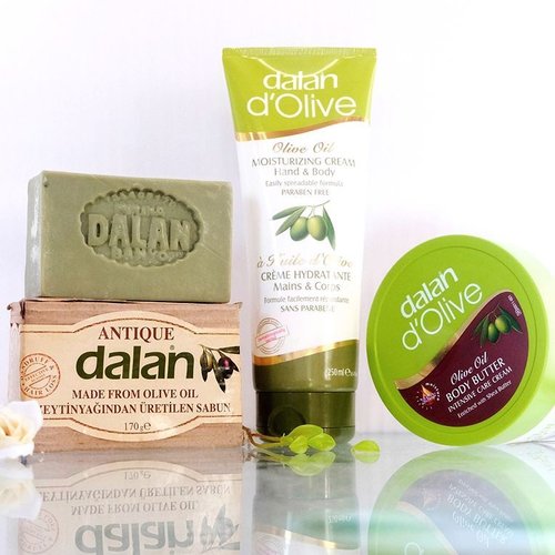 @dalanindonesia Dalan D'Olive Body Care Products Review on my blog ❤ http://www.duapuluhtujuhdesember.com/2017/10/review-dalan-dolive-body-care-products.html 👌✨ #bbloggers #IndonesianBeautyBlogger #duapuluhtujuhdesember #clozetteid #clozettedaily #fdbeauty #oliveoil #minyakzaitun #skincare #skincareaddict #sensitiveskin #blogger #dalanindonesia #dalan #madeinturkey #beauty #beautyreview