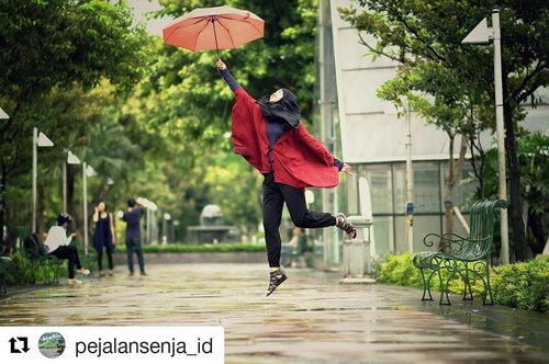 When you've found that special thing.You're flying without wings. .
#Repost @pejalansenja_id with @repostapp
・・・
Have a blessed long weekend.
.
Lets just jump!! IF @nianastiti .
.
#pejalansenjaid #morning .
#levitation #clozetteid #modestfashion