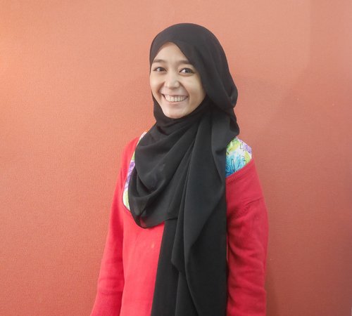 My red casual yet trendy style as a hijab girl. Smile! :D #AcerLiquidJade #ClozetteID 