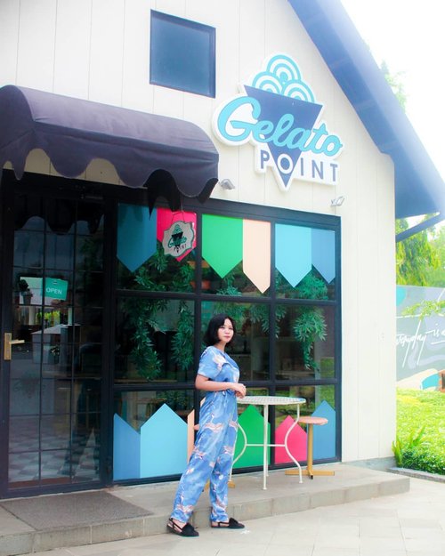 Upgrade my mood with two things : a jumpsuit pattern and fresh gelato 🏡
.
.
.
.
.
.
.
.
.
.
#OOTD
#fashionstyle
#cuteplace
#hangoutplace
#clozetteid