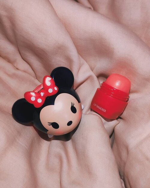 Never had the cutest lipbalm ever untilThis Minnie Mouse Tsum Tsum Lip Balm from @lipsmackerbrand. It is one of the best lipbalm that I've tried so far. It's has sheer pigmentation but smells and tastes so sweet.Not only it's sweet but it's also doing a great job in making my lips moisturized and hydrated so I don't easily get chapped lips.Super love😍 Minnie also is one of my favorite original Disney character. I got mine from my auntie who visited Japan last year.....#sociolla #soco #cchannelid #potd #potdindo #vscocam #vsco #vscophile #vscogrid #peoplescreatives #igdaily #instadaily #instastyle #fashionblogger #photooftheday #justgoshoot #vscogood #clozetteid #snapseeddaily #snapseed #photoshoot #exploretocreate #vscodaily #love #lipsmacker #minniemouse #tsumtsum #lipbalm