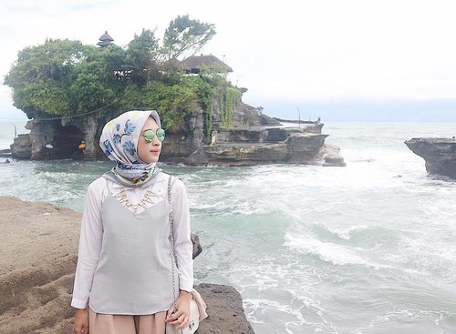 -
In one drop of water are found all the secrets of all the oceans. ~ Kahlil Gibran
-
#clozetters #clozetteid