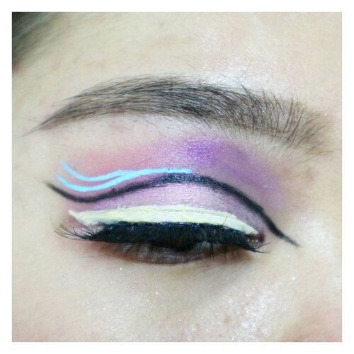 Colors game is ON!
Yup ini GATOT banget bikin cut-crease nya 😂
Tapi pake eyeliner warna biru dan kuning pastel dari @absolutenewyork_id buat hias sana sini jadi lebih bener hasilnya 😅 alias rada ketolong
.
Uda baca kan event report ku di #phieselphiedotcom tentang event bareng @absolutenewyork_id dan @sbybeautyblogger ?
.
.
.
#blogger #beautyblogger #clozetteid #indonesiablogger #indonesiabeautyblogger #beautybloggerindonesia #bloggerindonesia #beautybloggerid #sbybeautyblogger #surabayabeautyblogger #beautybloggersurabaya #bloggersurabaya #surabayablogger #sbyblogger #bloggerceria #beautyreview #bloggerperempuan #sociollablogger #sociollabloggernetwork #sociollabloggercommunity