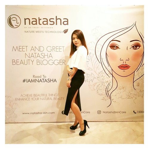 Slit game [ON]
.
OOTD for @natashaskincare event at Noach Cafe & Bistro.
Introducing their Natasha Facial Cleanser Oxygen Bubble 2 in 1 and the current highly rave Platelet Rich Plasma treatment
.
.
.
.
#iamnatasha #mngnatasha #blogger #beautyblogger #clozetteid #indonesiablogger #indonesiabeautyblogger #beautybloggerindonesia #bloggerindonesia #ootd #sbybeautyblogger #surabayabeautyblogger #beautybloggersurabaya #ootdindo #coordinate #sbyblogger #bloggerceria #ootdid #bloggerperempuan #sociollablogger #sociollabloggernetwork #outfitoftheday