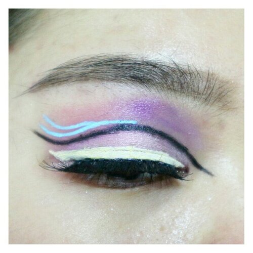 Colors game is ON!
Yup ini GATOT banget bikin cut-crease nya 😂
Tapi pake eyeliner warna biru dan kuning pastel dari @absolutenewyork_id buat hias sana sini jadi lebih bener hasilnya 😅 alias rada ketolong
.
Uda baca kan event report ku di #phieselphiedotcom tentang event bareng @absolutenewyork_id dan @sbybeautyblogger ?
.
.
.
#blogger #beautyblogger #clozetteid #indonesiablogger #indonesiabeautyblogger #beautybloggerindonesia #bloggerindonesia #beautybloggerid #sbybeautyblogger #surabayabeautyblogger #beautybloggersurabaya #bloggersurabaya #surabayablogger #sbyblogger #bloggerceria #beautyreview #bloggerperempuan #sociollablogger #sociollabloggernetwork #sociollabloggercommunity
