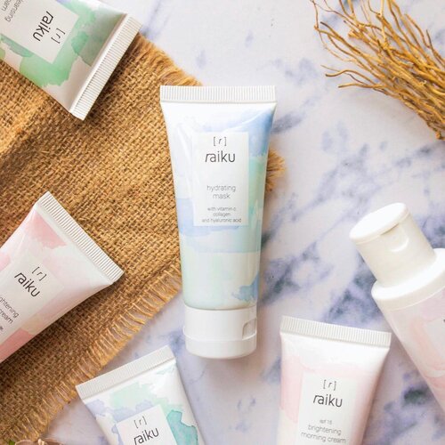 Ingat gak aku pernah review rangkaian skincare dari @raikubeauty yg brightening series ?
Nah, @raikubeauty baru aja keluarin hydrating mask loh 💕
___
Penasaran kan? Review soon on my blog 😊
___
#raiku #raikubeauty #hydratingmask 
#indonesianbeautyblogger #beautybloggerindonesia #lucyliublog #beautiesquad #kbbvmember #sociollabloggernetwork #beautyblogger #clozetteid #charisceleb #bunnyneedsmakeup #undiscoveredmuas  #bloggermafia #beautiesquad #beautybloggerid #bvloggerid #ivgbeauty #bloggerceria #sbybeautyblogger #beautychanellid #indobeautysquad #setterspace #beautygoersid #beautynesiamember #bloggerperempuan #femalebloggers