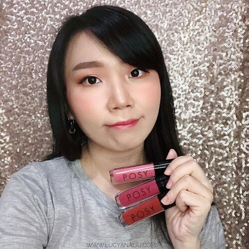 Local brand punya lipstick top nih.Lipstick nya @posybeauty.id warnanya cakep2 deh.Warna bold nya cakep banget di jadiin gradient..Kemasannya pipih lucu bikin compact dan friendly banget.Lipstick ini gak bikin bibir kering lho, suka banget sih poin satu ini..Full review dan swatches udah up di blog ya. Langsung klik www.lucyanaliu.com atau link di bio yah. #posybeauty #lipmatteposybeauty #posybeautyindonesia #posylipstick #sinsofdesire #lipcreamposy #PosyBeautyXClozetteID #ClozetteID