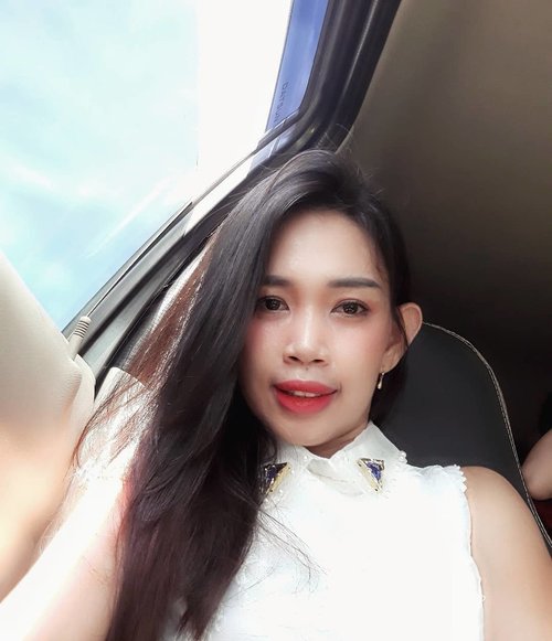 Beautyful sky 🌞

#selfie #selca #fotd #motd #beautyblogger #beautybloggerindonesia #periperainkvelvet #lagirl #clozetteid #makeup  #view