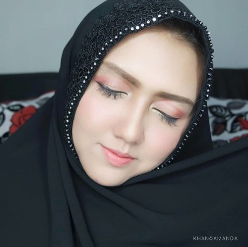 Soft peach makeup💕............#Clozetteid #eotd #makeuptutorial #khansamanda #hijab #xmakeuptutsx #peachmakeup #hijabfashion #motd