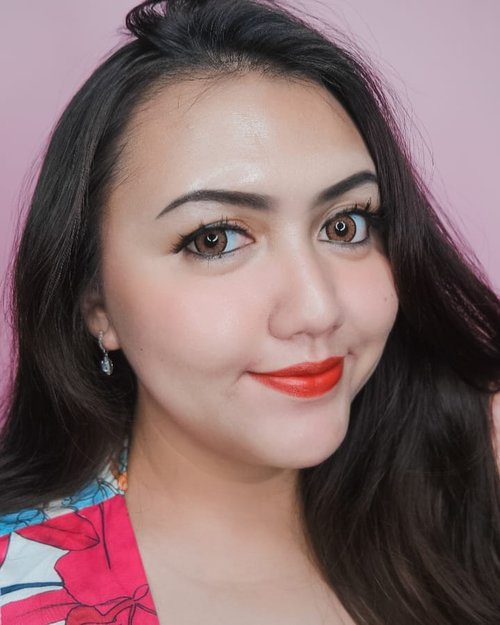 You can never go wrong with red lipstick!💄👄Share dong red lipstick fav kalian tuh apa? Gue mau tau juga hihi.......#clozetteid #khansamanda #clozetteambassador #sociollabloggernetwork #sociolla #beautybloggerid #beautynesiamember #beautybloggerindonesia #bloggermafia #femaledailynetwork