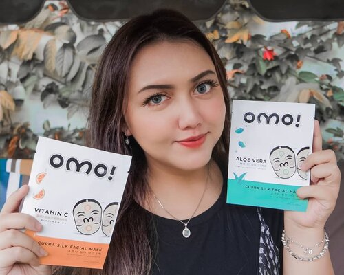 Lagi suka banget pake masker dari @omo.id soalnya lembarannya tipis..jadi gampang di pakai dan essence nya banyak.. super ngelembabin wajah, dingin dan bikin wajah super kenyal dan sehat setelah pemakaian.. superluv sih..❤................#clozetteambassador #ClozetteID #khansamanda #tiktok #tiktokindonesia #tiktokindia #explore #explorepage #femaledailynetwork #sociollabloggernetwork #theshonetinsiders#beautybloggerid #beautybloggerindonesia#indobeautyvlogger #indobeautysquad#100haringontenwithibc #beautyblogger #beautysocietyid #beautyinfluencer#ivgbeauty #cchannelbeautyid #rahasiacantik#beautynesiaid #beautynesiamember