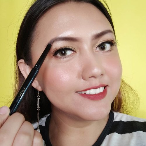 Terlalu suka sama pensil alis dari @youmakeups_id asli dehhh... 💕 lg gue pake tiap hari bangett hihi
.
.
.
.
.
.
.
.
.
.
.
.
.
.
.
.
.
.
.
#clozetteid #khansamanda #beautybloggerindonesia #beautynesiamember #bloggermafia #beauty #makeup  #makeuptutorial #eyebrow