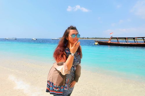 Dear Lombok, I love you ❤Wish to come back very soon with someone i love 😂😂😂#dearfuturehusband Wkwkwk ..........#khansamandatraveldiary #khansamanda #clozetteid #clozetteambassador #beautynesiamember #travel #lombok #gilitrawangan #giliisland #beautifuldestinations #explorelombok #exploreindonesia #travelblogger #beautyblogger #youtuber #youtuberindonesia  #plussize #beach #indonesia #plussizemodel #backpacker #plussizeindonesia #bigsizeindonesia #ootdbigsize #ootdplussize #likeforlike