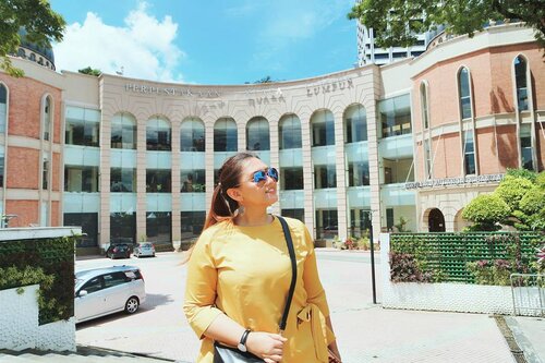 "Libraries were full of ideas—perhaps the most dangerous and powerful of all weapons". -Sarah J. Mass

#throwback #khansamandatraveldiary #kualalumpur #malaysia #oktober #clozetteid #clozetteambassador #khansamanda #beautynesiamember #beautifuldestinations #exploremalaysia #travelblogger