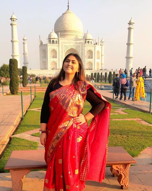 Oh well.. Happy to see Taj Mahal again.. ❤

Harga tiket masuk untuk turis INR 1300 dan kalian bebas foto foto disini dan bisa masuk ke dalam juga untuk lihat makam raja dan ratu❤
.
.
.
.
.
.
.
.
#khansamanda #agra #india #visitindia #wonderful #beautifuldestinations 
#khansamandatraveldiary #travel  #travelphotography #travelblogger #indonesiatravelblogger #travelgram #womantraveler #travelguide #travelinfluencer #travelling  #wonderful_places #indtravel #indotravellers #exploreindia #bestplacetogo #seetheworld #solotravel #tajmahal #clozetteid