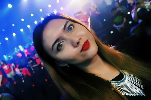 I really love to take a selfie at #OPPOSelfieFest @oppoindonesia ! The lighting is so damn good !

#OPPOIndonesia #OPPOSelfieFest #DareToDream #DreamWithOPPO #clozetteid #khansamanda