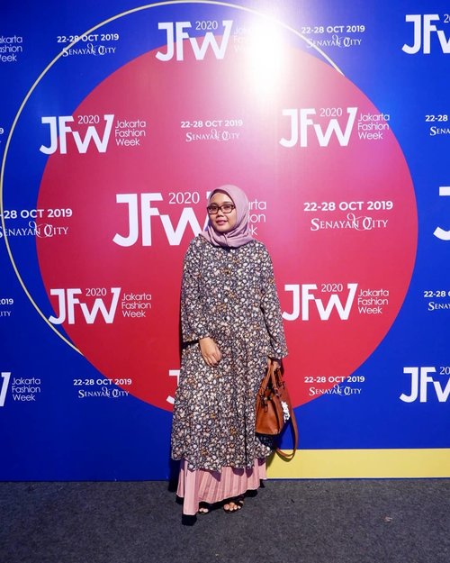 JFW Day 5 - Be Fashion Insider for @pvra.official, thanks for invitation.I wish I can have one of them ur collection soon 😍😍 it's to cute.Can't wait for tomorrow. See you.#OOTD tap for details 😉_________________________#PvraJFW2020 #JFW2020 #JakartaFashionWeek #Wearejfw #Clozette #Clozetteid #FashionWeek