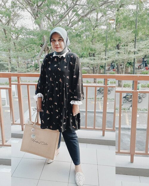 Gumuuussshhhh... 😍 1 kata untuk baju @haideeorlin kali ini. Bisa dipake segala acara dan matching di semua koleksi tas aku 🤭😊_#clozetteid #clozzete #ootd #ootdid #ootdhaideeorlin #haideeorlin #VSCO #lb #like #travelling #weekend #girls #hijabstyle #hijabfashion