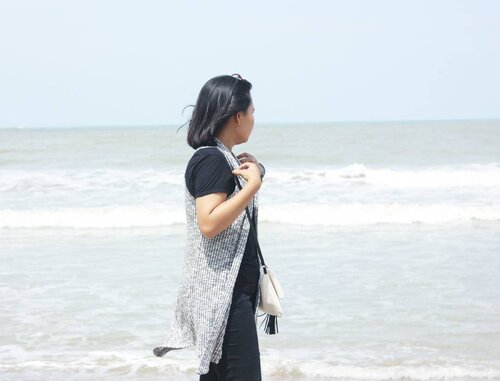 -Black and white always be favorite my fashion style ❤-#black #white #BlackandWhite #fashion #style #favorite #like #sea #beach #photo #photos #photooftheday #canon #indonesia #girls #girl #clozette #clozetteid #lookbook #lookbookindonesia #weekend #ggrep #anyer #anyerbeach #im3ooredoosquad #im3ooredoosnap #pantai #weekend #cheers #cheersforlife