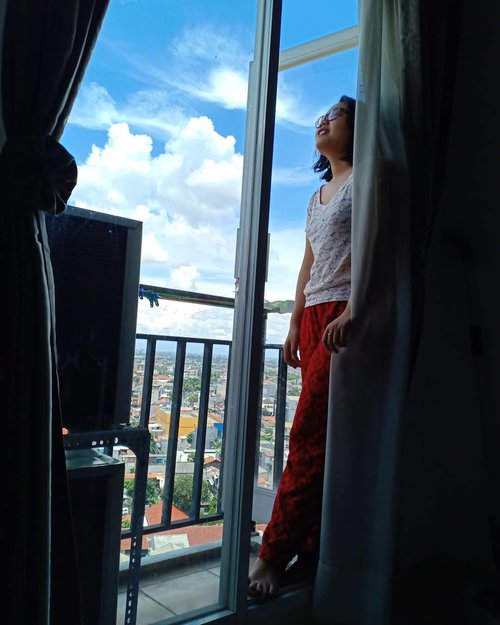 Take a breath and forget it all ☁️💫-#photo #photooftheday #ShootOnOppoF9 #OppoF9 #view #apartment #clozette #ClozetteID #jakarta #girls #indonesia #saturday #bluesky #sky #clearsky #love #like