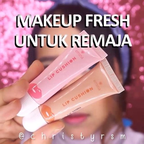 [MAKEUP FRESH UNTUK REMAJA]⁣⁣Heyo Beauties! 💖⁣𝐀𝐫𝐞 𝐲𝐨𝐮 𝐚 𝐭𝐞𝐞𝐧𝐚𝐠𝐞𝐫 𝐰𝐡𝐨 𝐰𝐚𝐧𝐭𝐬 𝐭𝐨 𝐬𝐭𝐚𝐫𝐭 𝐝𝐨𝐢𝐧𝐠 𝐦𝐚𝐤𝐞𝐮𝐩? Here’s the tutorial in order to achieve a fresh makeup look for your Eid Al-Fitr! ⁣⁣The products that I used:⁣👧 @eminacosmetics Pore Ranger (Jangan bosen liat aku pakai ini mulu ya wkwk)⁣👧 @eminacosmeticsjakarta Bare With Me Mineral Cushion (Caramel)⁣👧 @beautytreatscosmetic Face Corrector Cream⁣👧 Emina CC Cake Latte⁣👧 @esaau.beaute Eyebrow (Dark Brown)⁣👧 Etude Play Color Eyes (Lavender) bought from @althekorea⁣👧 @lagirlindonesia Endless Auto Eyeliner (Brown)⁣👧 @wardahbeauty Xpert Mascara⁣👧 Emina Cheeklit (Sugarcane)⁣👧 Emina Lip Cushion (Pink & Peach)⁣⁣🎼 𝘑𝘢𝘴𝘰𝘯 𝘔𝘳𝘢𝘻—𝘔𝘖𝘙𝘌 𝘛𝘏𝘈𝘕 𝘍𝘙𝘐𝘌𝘕𝘋𝘚 🙂🙂⁣⁣#eminablushgang #ivgbeauty #eggabatch3 #indobeautygram #makeuptutorial #indovidgram @indovidgram @cikarangvidgram #wakeupandmakeup #clozetteid @zonamakeup.id @tampilcantik #inspirasicantikmu #altheaangels