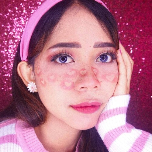 Hai! Menurut kalian cinta itu apasih? 🤔 I don't know why but that question randomly appears from my small brain he he.
•
#makeup #valentineday #pinkmakeup #clozetteid #bunnyneedsmakeup #tampilcantik #ivgbeauty