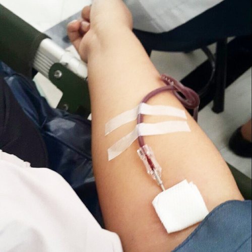blood donors for the first time. and after that, suddenly fainted in the toilet. :(
#blood #donors #pmi #instagood #instalike #likeforlike #tagsforlikes #l4l #followme #b #followforfollow #vscocam #vscoluv #vsco #clozetteid #clozette