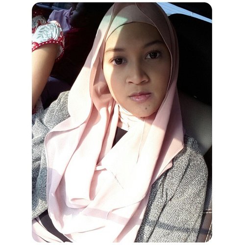 I keep wearing this scarf repeatedly.. #throwback to 3 montha ago
#ClozetteID #BEAUTY #SELFIE