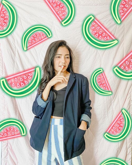 Jika dirimu mampu mengubah rasa kecewa menjadi bersyukur,ketahuilah ada rasa kebahagiaan yg luar biasa yang tidak bisa dirimu ungkapkan dengan kata-kata 🙃

..........
#clozetteid #ootdfashion #pictureoftheday #vsco #blazer #whatiwore #looks #outfits #formal #fashionblogger #fashion #blogger