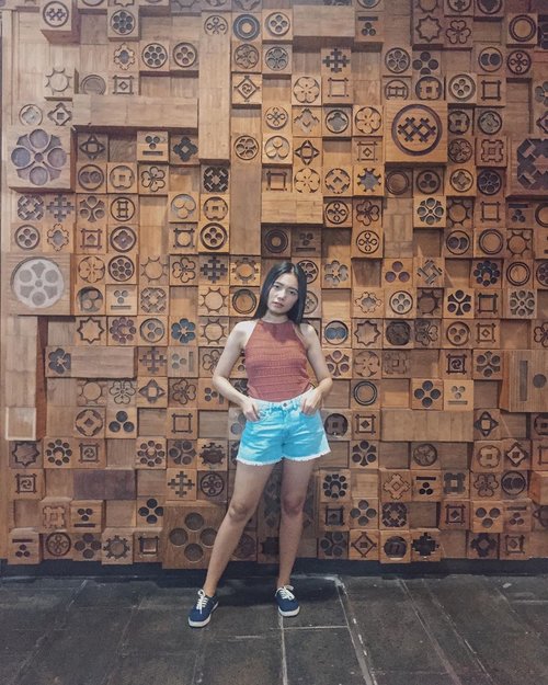 Take time for all things: great haste makes great waste - Benjamin Franklin .
.
#clozetteid #ootd #summber #hotpants #outfits #sneakers