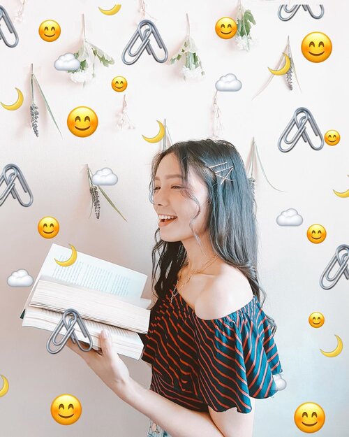 Wik wik wik weekendd 🤩 hari yang ditunggu udah datang. Saatnya menikmati waktu sendiri, bangun boleh siang, rebahan berjam-jam, baca novel, baca manga, nonton drama korea dan banyak yang bisa dilakuin. 

Jadi buat kamu yg jomblo gak usah sedih, nikmati kesendirianmu dengan melakukan perubahan menjadi lebih baik lagi ✌️

Happy weekend 💋
.
.
.
.
.
.
.
.
.
.
.
.
#selfcare #selflove #clozetteid #gramedia #ootdfashion #ootd #ootdindo #looks #reading #moment #loveyourself #love